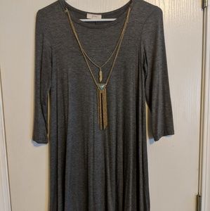 Flowy tunic w/ necklace